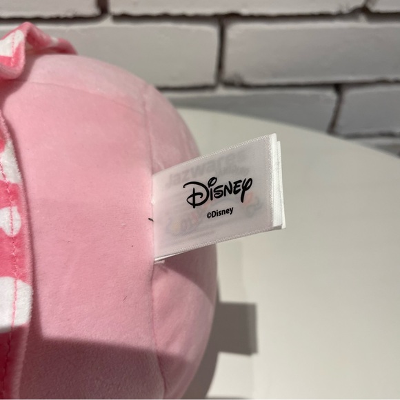 Disney Minnie Mouse Valentine’s Day Pink & White Squishmallow 8” - Picture 7 of 7